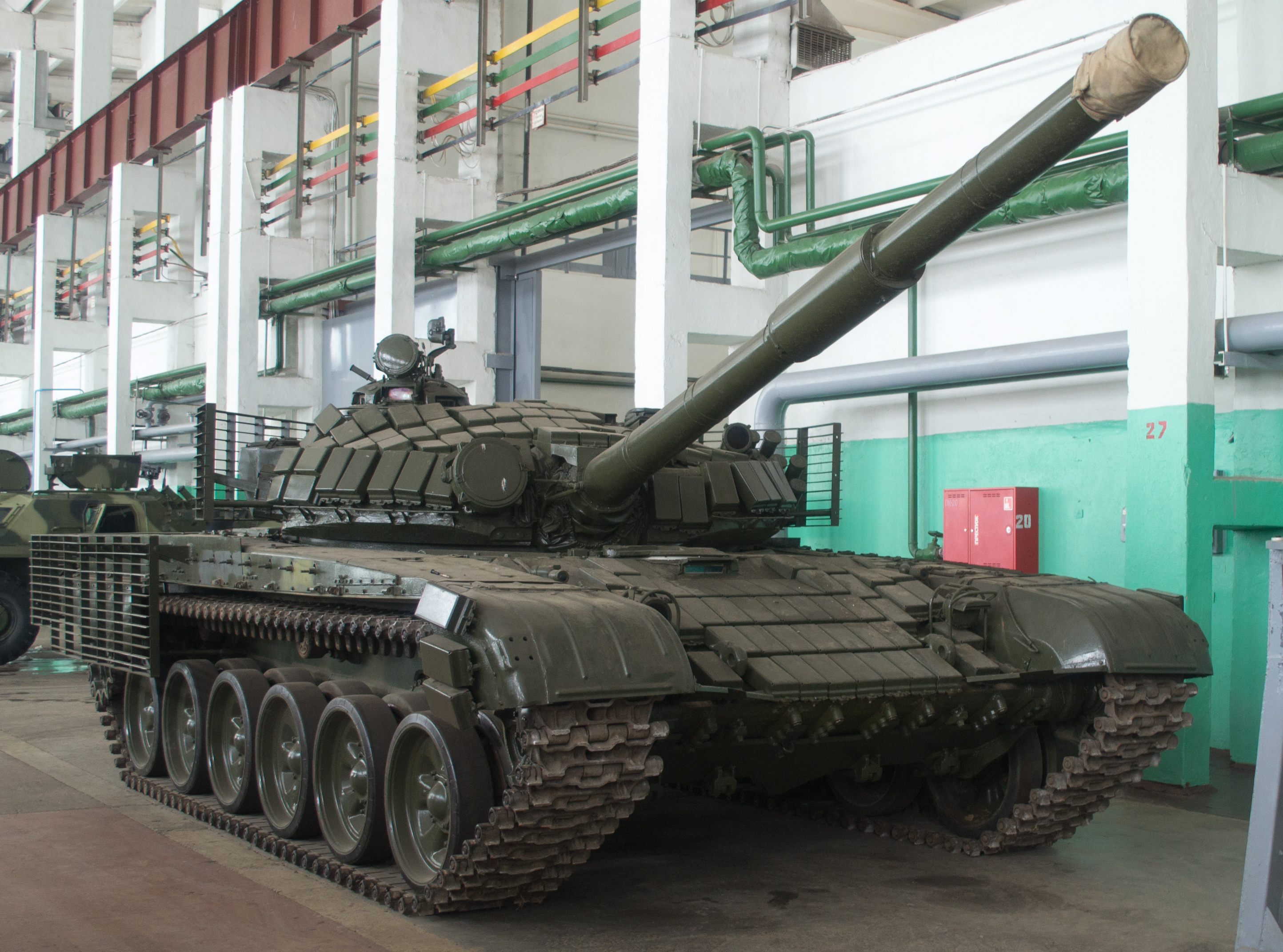 دبابة T-72 وتعديلاتها