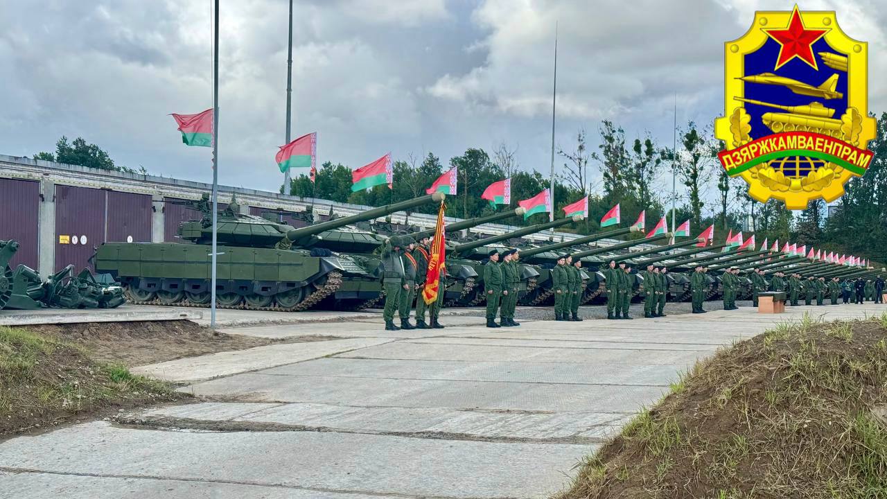 تم تسليم الكتيبة الأولى من دبابات T-72BM2 المُحدَّثة من قِبل لجنة الدولة للصناعة العسكرية إلى القوات.